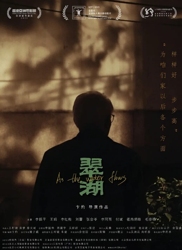 纯情学生妹贵在真实还不大会打扮的脱光衣服第二炮穿个白丝袜被大叔狠操好难受的样子没有什么性爱经验 - 舔奶子